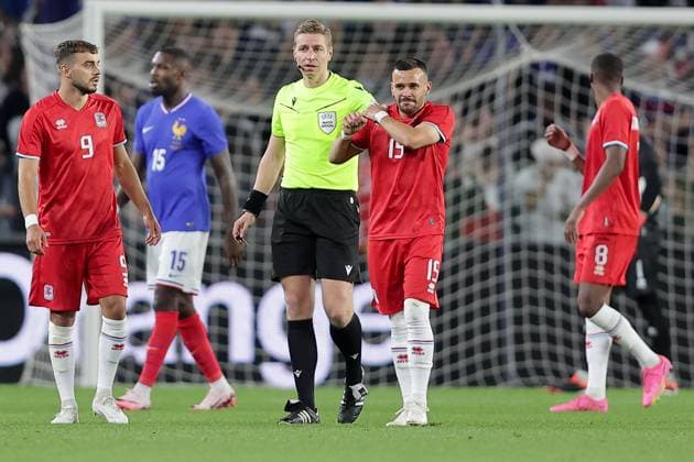 Mirza Mustafic (Luxemburg 15) mit Schulterverletzung Fussball, Saison 20223-2024, Freundschaftsspiel, Länderspiel 05.06.2024 Nationalmannschaft Frankreich - Luxemburg (France vs Luxembourg) Stade Saint-Symphorien, Metz