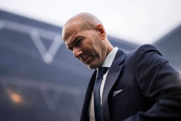 Borussia Dortmund v Real Madrid CF - UEFA Champions League Zinedine Zidane looks on prior to the UEFA Champions League final football match between Borussia Dortmund and Real Madrid CF. London United Kingdom Copyright: xNicolòxCampox