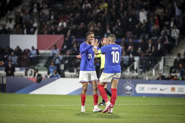 joie de la France apres le but de KYLIAN MBAPPE 10 FOOTBALL: FRANCE - LUXEMBOURG PREPARATION - EURO 2024 Stade saint-symphorien- Metz. 05.- 06-2024 ElyxandroCegarra Panoramic 