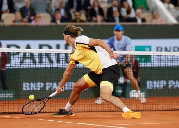 Alexander Zverev (GER) , Alex De Minaur (AUS) unscharf im Hintergrund. Copyright: xJuergenxHasenkopfx