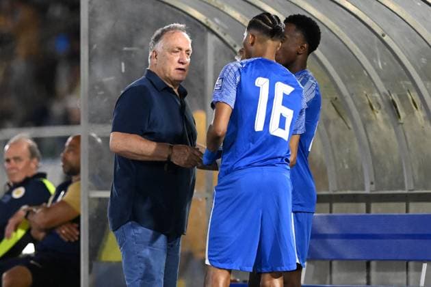 WILLEMSTAD - Curacao coach Dick Advocaat gives instructions to Jearl Margaritha of Curacao and Kevin Felida of Curacao during the World Cup qualifying Concacaf match between Curacao and Barbados at the Ergilio Hato stadium on June 5, 2024 (local time) in Willemstad, Curacao. ANP Hollandse Hoogte World Cup 2026 Qualifiers Concacaf 2024 xVIxANPxSportx xGerritxvanxKeulenxIVx 500410815 originalFilename: 500410815.jpg