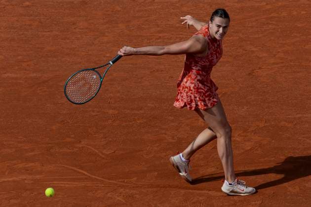Sport Bilder des Tages 2024 French Open - Day 11 Aryna Sabalenka is returning the ball against Mirra Andreeva at the Roland Garros Grand Slam Tournament on June 5, 2024, in Paris, France. Paris France  Copyright: xRobertxSzaniszlox originalFilename:szaniszlo-notitle240605_npSQD.jpg