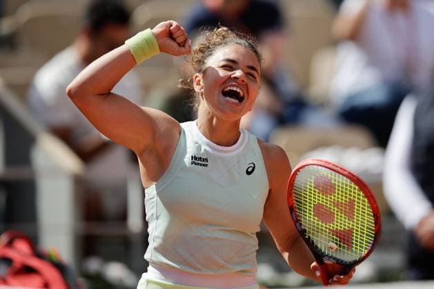 05.06.2024, Tennis, French Open 2024 Roland-Garros, FRA, Paris, Bild: v. li. Elena Rybakina of Kazakhstan jubelt Copyright: HMBxMedia AntonioxBorga