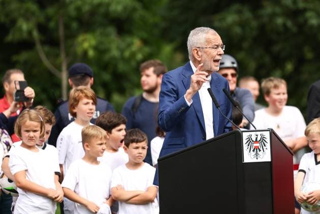 SOCCER - UEFA EURO, EM, Europameisterschaft,Fussball 2024 VIENNA,AUSTRIA,06.JUN.24 - SOCCER - UEFA European Championship, EM, Europameisterschaft preview, farewell ceremony OEFB Team. Image shows president Alexander van der Bellen (Austria).  GEPAxpictures xArminxRauthner