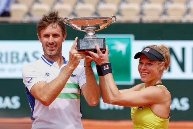 Sport Bilder des Tages Laura Siegemund (GER), Edouard Roger-Vasselin (FRA), Mixed Doubles, Siegerehrung, Praesentation Tennis - French Open 2024 - Roland Garros - Paris - - France - 6 June 2024. Copyright: xJuergenxHasenkopfx