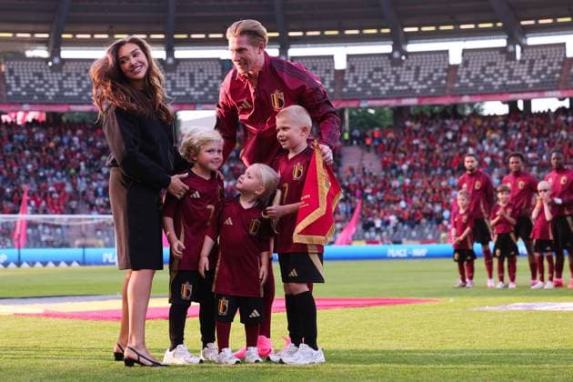 240605 Belgium vs Montenegro Kevin De Bruyne of Belgium (Manchester City) with wife Michele and kids Mason Milian, Rome and Suri for his 100th cap before a friendly football game between the national teams of Belgium and Montenegro in preparation on the UEFA EURO, EM, Europameisterschaft,Fussball 2024 tournament, on June 5th, 2024 in Roi Baudoin stadium, Brussels, Belgium, (Photo by Frank Abbeloos Isosport) BRUSSELS BELGIUM  Copyright: xx 463407