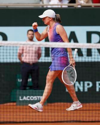 Iga Swiatek jubelt nach dem Sieg, Jubel, Freude, Emotion, Halbfinale, Semi Final Tennis - French Open 2024 - Roland Garros - Paris - - France - 6 June 2024. Copyright: xJuergenxHasenkopfx