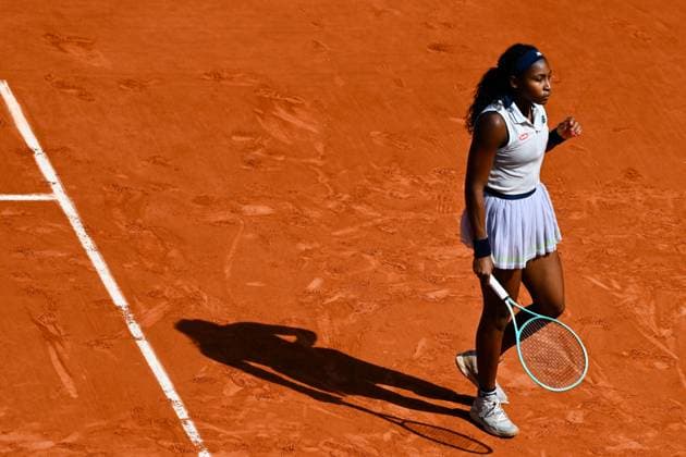 Coco Gauff ( USA ) celebrates during the 2024 French Open at Roland Garros on June 6, 2024 in Paris, France. ( Photo by federico pestellini panoramic ) - TENNIS : Roland Garros 2024 - Internationaux de France - 06 06 2024 FedericoPestellini Panoramic 