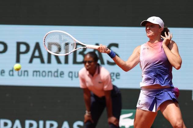 ROLAND GARROS 2024 Thierry Larret Maxppp. Tennis. Roland Garros 2024. Internationaux de France de tennis. Stade Roland Garros, Paris (75). Le 6 juin 2024. Demi finale dames. Court Philippe Chatrier : Iga SWIATEK (POL) vs Coco GAUFF (USA) PARIS (75) STADE ROLAND GARROS PARIS ILE DE FRANCE FRANCE  Copyright: xThierryxLarret MAXPPPxThierryxLarretx TL_20240606_0012 0504437503st