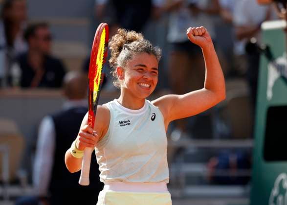 Sport Bilder des Tages Jasmine Paolini jubelt nach dem Sieg, Jubel, Freude, EmotionHalbfinale, Semi Final Tennis - French Open 2024 - Roland Garros - Paris - - France - 6 June 2024. Copyright: xJuergenxHasenkopfx
