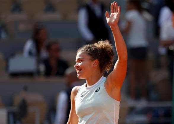 Jasmine Paolini jubelt nach dem Sieg, Jubel, Freude, EmotionHalbfinale, Semi Final Tennis - French Open 2024 - Roland Garros - Paris - - France - 6 June 2024. Copyright: xJuergenxHasenkopfx
