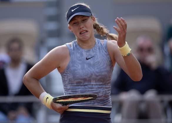 Mirra Andreeva of Russia frustrated French Open Tennis, Day 12, Tennis, Roland Garros, Paris, France - 06 June 2024  Copyright: xEllaxLing Shutterstockx 14521938n