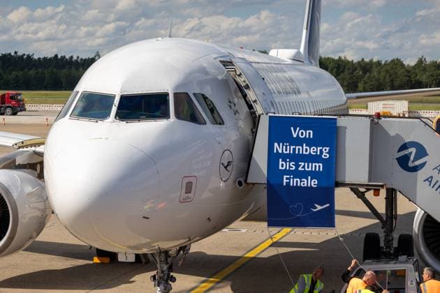 Abreise DFB-Team zum Länderspiel nach Düsseldorf Abreise der DFB-Fußball-Nationalmannschaft vom Flughafen Nürnberg nach Düsseldorf. In Mönchengladbach findet am 07.06.2024 das letzte Länderspiel Deutschland gegen Griechenland vor dem Beginn der Fußball-Europameisterschaft 2024 statt Nürnberg Flughafen Bayern Deutschland