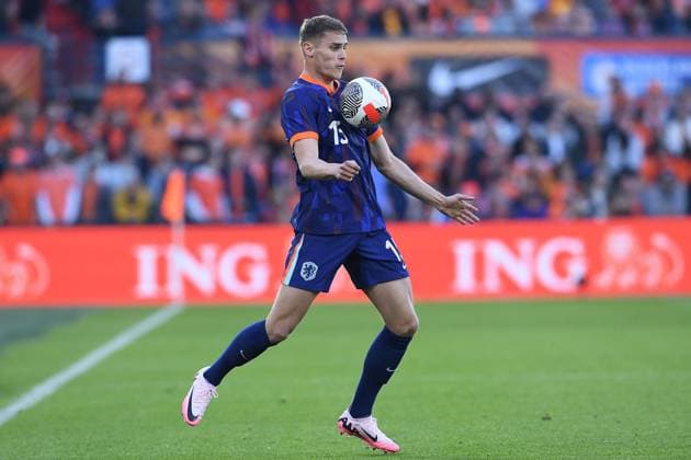 Fußball Länderspiel Niederlande - Kanada am 06.06.2024 im Feyenoord Stadium in Rotterdam Micky van de Ven ( Niederlande )