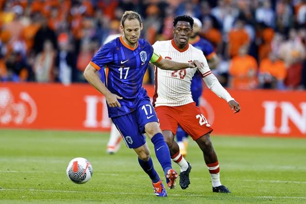 ROTTERDAM, 06-06-2024, Stadium de Kuip, Friendly match between Netherlands and Canada. goalkeeper Netherlands Bart Verbruggen player Netherlands Daley Blind vs player Canada Jonathan David Netherlands - Canada (friendly)  x25432514x Copyright: