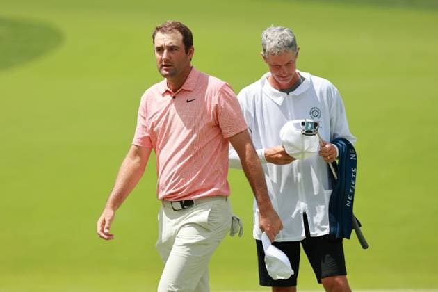 The Memorial Tournament Scottie Scheffler of the United States walks on the 18th green after completing Day One of The Memorial Tournament presented by Workday at Muirfield Village Golf Club in Dublin, Ohio, USA on Thursday, June 6, 2024. Dublin Ohio United States  Copyright: xJorgexLemusx originalFilename:lemus-thememor240606_npCxb.jpg
