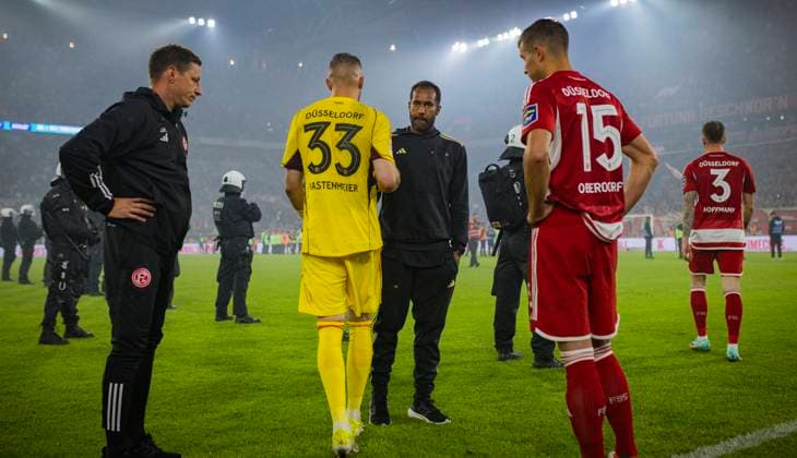 Duesseldorf, Germany. 27th Mai 2024. Torwart Florian Kastenmeier (F95) Trainer Daniel Thioune (F95) enttäuscht Fortuna Düsseldorf - VfL Bochum 27.05.2024 *** Duesseldorf, Germany 27th May 2024 Goalkeeper Florian Kastenmeier F95 Coach Daniel Thioune F95 disappointed Fortuna Düsseldorf VfL Bochum 27 05 2024