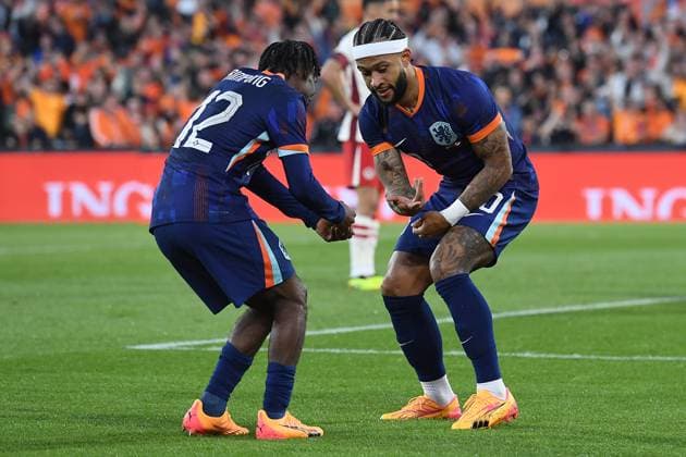 Fußball Länderspiel Niederlande - Kanada am 06.06.2024 im Feyenoord Stadium in Rotterdam Torjubel zum 1:0 durch Memphis Depay ( Niederlande )