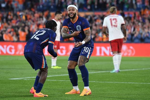 Fußball Länderspiel Niederlande - Kanada am 06.06.2024 im Feyenoord Stadium in Rotterdam Torjubel zum 1:0 durch Memphis Depay ( Niederlande )