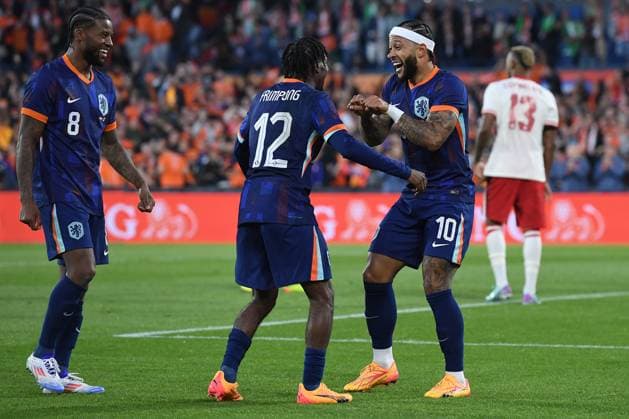 Fußball Länderspiel Niederlande - Kanada am 06.06.2024 im Feyenoord Stadium in Rotterdam Torjubel zum 1:0 durch Memphis Depay ( Niederlande )