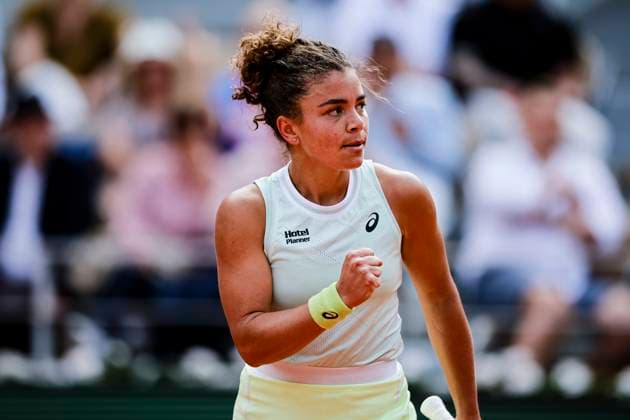 Jasmine Paolini of Italy celebrates winning a match point against Mirra Andreeva during the Women™s Single Semi Finals of 2024 French Open - Day 12 at Roland Garros on June 6, 2024 in Paris, France. (Photo by JustPictures) Paris Roland Garros France