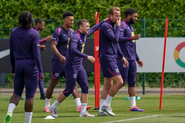 England Training England defender Kieran Trippier and England forward Harry Kane share a laugh during the England Training session ahead of the friendly International vs Iceland at the Tottenham Hotspur Training Ground, Enfield, England, United Kingdom on 6 June 2024 Editorial use only. All images are copyright Every Second Media Limited. No images may be reproduced without prior permission. Copyright: xIMAGO EveryxSecondxMediax ESM-1028-0060