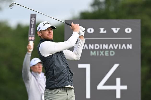 HELSINGBORG, SVERIGE 20240607 Sebastian Söderberg slar ut pa 14:e halet under andra dagen av Volvo Car Scandinavian Mixed pa Tournament Course pa Vasatorps Golfklubb utanför Helsingborg. HELSINGBORG SVERIGE x10030x