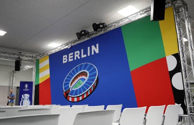 Innenansicht Pressekonferenzraum Medienzentrum Pressezentrum der EM Media Day Olympiastadion Berlin in Vorbereitung Fußball Fussball Euro 2024 Europameisterschaft EM Herren Saison 2023 2024 07.06.2024 DFL regulations prohibit any use of photographs as image sequences and or quasi-video