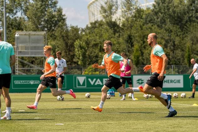 SOCCER - SUI vs AUT, test match VIENNA,AUSTRIA,07.JUN.24 - SOCCER - OEFB International Friendly, Länderspiel, Nationalmannschaft match, Switzerland vs Austria, preview, training Team AUT. Image shows Nicolas Seiwald, Florian Kainz and Gernot Trauner (AUT).  GEPAxpictures xJohannesxFriedl