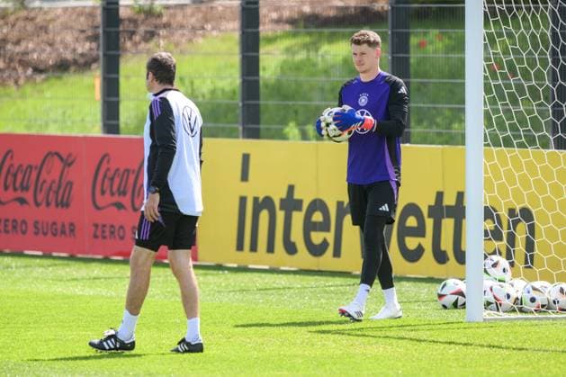 Fußball, Nationalmannschaft, 20240606, Abschlusstraining Deutschland - Griechenland. Im Bild Alexander NÜBEL (VfB Stuttgart) Portrait Ganzkörper ganze volle Figur. Herzogenaurach Homeground Bayern Deutschland Copyright: Passion2Press MarkusxFischerx
