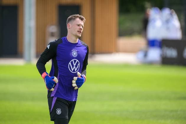 Fußball, Nationalmannschaft, 20240606, Abschlusstraining Deutschland - Griechenland. Im Bild Alexander NÜBEL (VfB Stuttgart) Portrait Oberkörper halbe Figur angeschnittenes Einzelmotiv. Herzogenaurach Homeground Bayern Deutschland Copyright: Passion2Press MarkusxFischerx