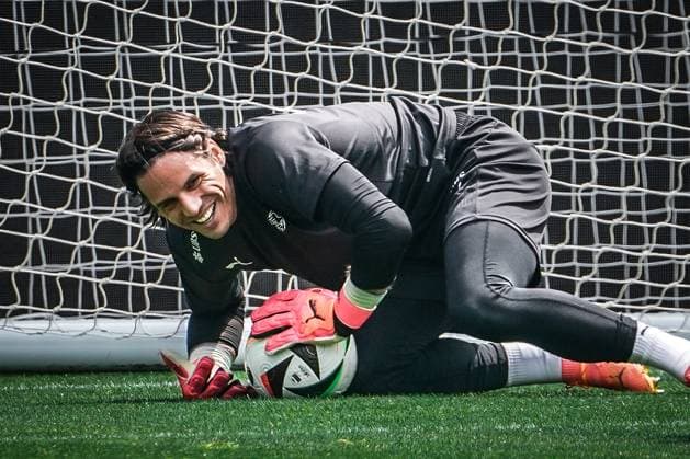 Fussball - St. Gallen, Schweiz: Abschusstraining Nationalteam Schweiz. Training vor dem letzten Testspiel gegen Österreich im Kybunpark. SUI, AUT, Freundschaftsspiel, UEFA EURO, EM, Europameisterschaft,Fussball 2024, Nati Suisse: Torhüter Yann Sommer St. Gallen Kybunpark Schweiz Copyright: xJoeranxSteinsiekx