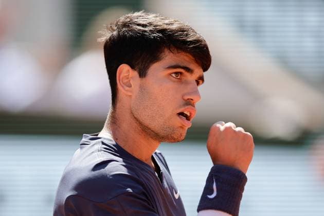 07.06.2024, Tennis, French Open 2024 Roland-Garros, FRA, Paris, Men™s Singles Court Philippe-Chatrier SEMIFINALS Carlos Alcaraz (Spain) - Jannik Sinner (Italy) Bild: v. li., Carlos Alcaraz (Spain) jubelt, Faust Copyright: HMBxMedia AntonioxBorga
