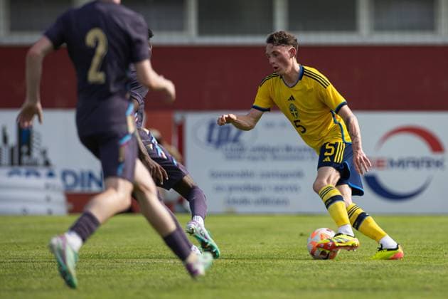 240607 Noah Persson of Sweden during the under-21 International Friendly, Länderspiel, Nationalmannschaft football match between Sweden and England on June 7, 2024 in Zagreb. Photo: Nikola Krstic BILDBYRAN COP 307 NK0014 fotboll football soccer fotball träningslandskamp international friendly sverige sweden england bbeng U21, U 21 under-21 Copyright: NIKOLAxKRSTIC BB240607BB717