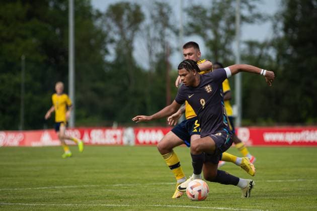 240607 Tim Prica of Sweden and Dane Scarlett of England during the under-21 International Friendly, Länderspiel, Nationalmannschaft football match between Sweden and England on June 7, 2024 in Zagreb. Photo: Nikola Krstic BILDBYRAN COP 307 NK0014 fotboll football soccer fotball träningslandskamp international friendly sverige sweden england bbeng U21, U 21 under-21 Copyright: NIKOLAxKRSTIC BB240607BB757
