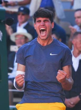 Carlos Alcaraz celebrates winning his five set semi final over Jannik Sinner French Open Tennis, Day 13, Tennis, Roland Garros, Paris, France - 07 June 2024  Copyright: xJavierxGarcia Shutterstockx 14523806ba