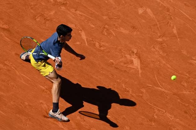 Carlos Alcaraz ( Espagne ) during the 2024 French Open at Roland Garros on June 7, 2024 in Paris, France. ( Photo by federico pestellini panoramic ) - TENNIS : Roland Garros 2024 - Internationaux de France - 07 06 2024 FedericoPestellini Panoramic 