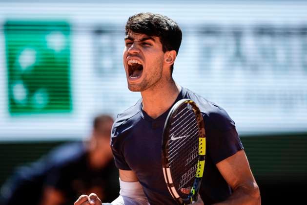 Sport Themen der Woche KW23 Sport Bilder des Tages Carlos Alcaraz of Spain celebrates a set won against Jannik Sinner of Italy during the Men™s Singles Semi Finals of 2024 French Open - Day 13 at Roland Garros on June 7, 2024 in Paris, France. (Photo by JustPictures) Paris Roland Garros France *** Carlos Alcaraz of Spain celebrates a set won against Jannik Sinner of Italy during the Men™s Singles Semi Finals of 2024 French Open Day 13 at Roland Garros on June 7, 2024 in Paris, France Photo by JustPictures Paris Roland Garros France Copyright: x x2024xEurasiaxSportxImagesx jp-en-EuSpIm-AB4_Roland_Garros_07Jun2024_PR029