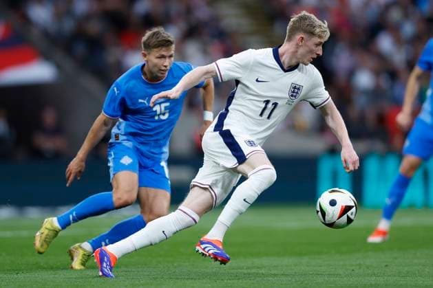 England v Iceland - International Friendly, Länderspiel, Nationalmannschaft Bjarki Bjarkason of Iceland and Anthony Gordon of England on the ball during the international friendly match between England and Iceland at Wembley Stadium on June 7, 2024 in London, England. London Wembley Stadium England United Kingdom Copyright: xNigelxFrench Sportsphoto APLx 14040197