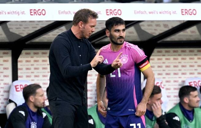 FUSSBALL EM 2024 Vorbereitung Testspiel in Moenchengladbach Deutschland - Griechenland 07.06.2024 Bundestrainer Julian Nagelsmann (li., Deutschland) mit Ilkay Guendogan (re, Deutschland)