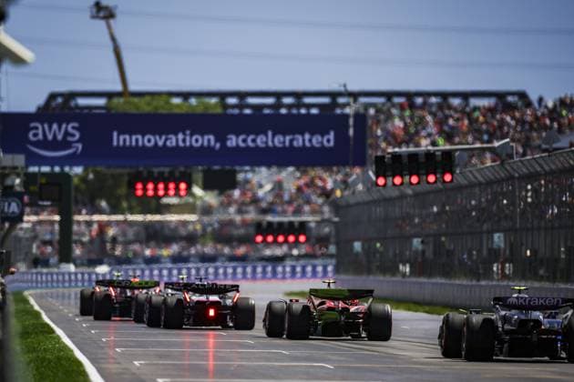 55 SAINZ Carlos (spa), Scuderia Ferrari HP SF-24, action during the Formula 1 AWS Grand Prix du Canada 2024, 9th round of the 2024 Formula One World Championship, WM, Weltmeisterschaft from June 07 to 09, 2024 on the Circuit Gilles Villeneuve, in MontrÃ al, Canada - F1 - CANADIAN GRAND PRIX 2024 DPPI Panoramic  240607_R09_CANADA_DP_EA024549