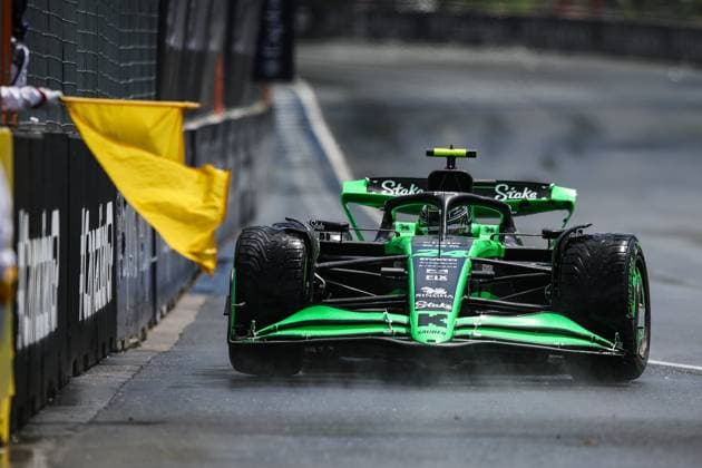 24 ZHOU Guanyu (chi), Stake F1 Team Kick Sauber C44, action crash, accident, during the Formula 1 AWS Grand Prix du Canada 2024, 9th round of the 2024 Formula One World Championship, WM, Weltmeisterschaft from June 07 to 09, 2024 on the Circuit Gilles Villeneuve, in Montrà al, Canada - F1 - CANADIAN GRAND PRIX 2024 DPPI Panoramic 240607_R09_CANADA_DP_XB3_2618