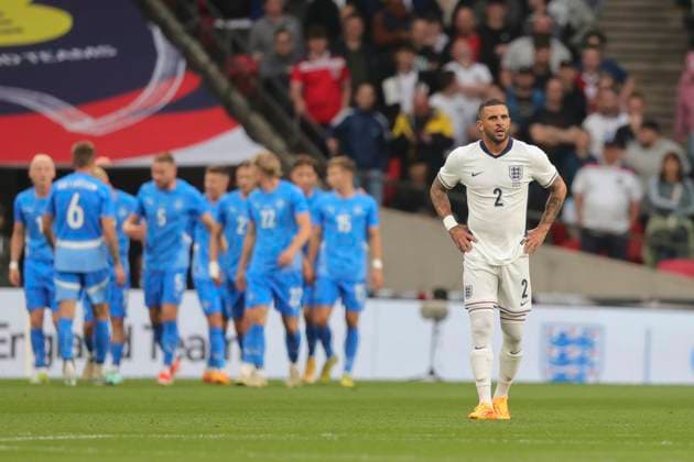 England v Iceland International Friendly, Länderspiel, Nationalmannschaft Kyle Walker of England looks dejected as the Iceland players celebrate their side?s 1st goal during the International Friendly match at Wembley Stadium, London Copyright: xPaulxChestertonx FIL-20212-0059 UK Newspapers OUT