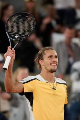 (240608) -- PARIS, June 8, 2024 -- Alexander Zverev celebrates victory after the men s singles semifinal match between Alexander Zverev of Germany and Casper Ruud of Norway at the French Open tennis tournament at Roland Garros, Paris, France, June 7, 2024. ) (SP)FRANCE-PARIS-TENNIS-FRENCH OPEN-MEN S SINGLES MengxDingbo 