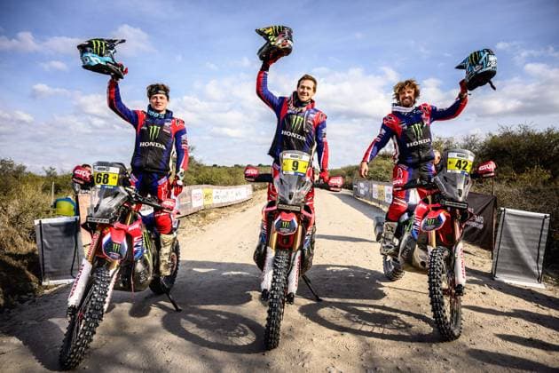 Sport Themen der Woche KW23 Sport Bilder des Tages SCHAREINA Tosha (spa), Monster Energy Honda Team, Honda CRF450 Rally, FIM W2RC, Rally GP, 2nd place, BRABEC Ricky (usa), Monster Energy Honda Team, Honda CRF450 Rally, FIM W2RC, Rally GP, 1st place, VAN BEVEREN Adrien (arg), Monster Energy Honda Team, Honda CRF450 Rally, FIM W2RC, Rally GP, 3rd place, portrait during the Stage 5 of the 2024 Desafio Ruta 40, on June 7, 2024 between La Rioja and Cordoba, Argentina - AUTO - DESAFIO RUTA 40 2024 DPPI Panoramic  20240607DSR0098