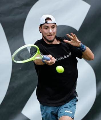 08.06.2024, Boss Open 2024, ATP, Tennis Herren Tour 250, TC Weissenhof Stuttgart, Tennis, im Bild: Jan Lennard Struff (GER) trainiert bei Boss Open 2024