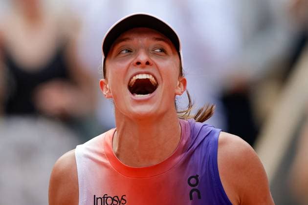 07.06.2024, Tennis, French Open 2024 Roland-Garros, FRA, Paris, Women Final Bild: v. li., Iga Swiatek (Poland) jubelt, schreit vor Freude Copyright: HMBxMedia AntonioxBorga