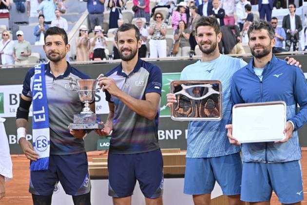 Tennis : Roland Garros 2024 - France - Mate Pavic - Croatie et Arevalo - El Salvador- remporte le titre du double Messieurs Tennis : Roland Garros 2024 - France - 08 06 2024 ChrysleneCaillaud Panoramic 