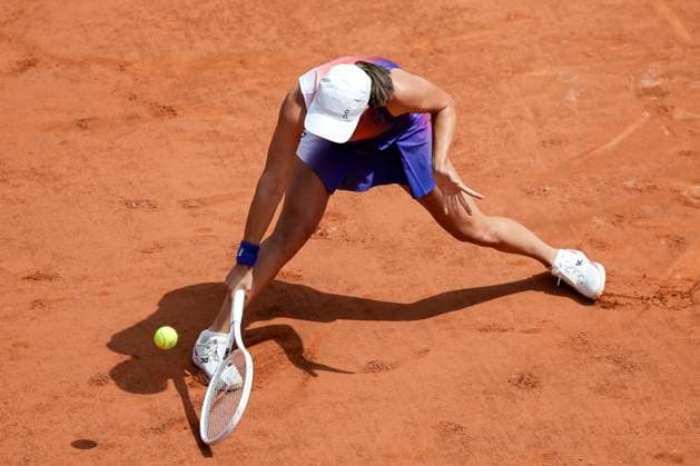 Iga Swiatek of Poland in action against Jasmine Paolini of Italy during the Women™s Singles Finals of 2024 French Open - Day 14 at Roland Garros on June 8, 2024 in Paris, France. (Photo by JustPictures) Paris Roland Garros France
