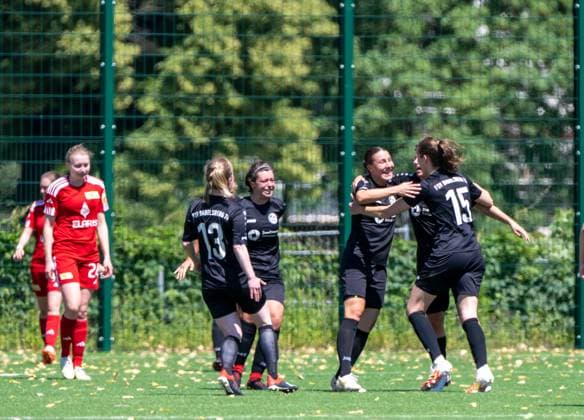 Fussball, Frauen, Saison 2023 2024, Aufstiegsspiel zur Regionalliga Nordost (Hinspiel), 1. FC Union Berlin II - FSV Babelsberg 74 im Trainingszentrum Oberspree, Babelsverger Jubel nach Tor zum 1:1, 09.06. 2024, Copyright: xMatthiasxKochx